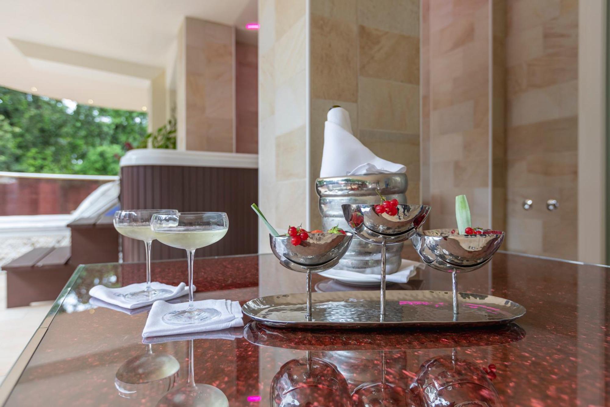 Boutique Hotel Paradiso Bovelacci Milano Marittima Eksteriør bilde