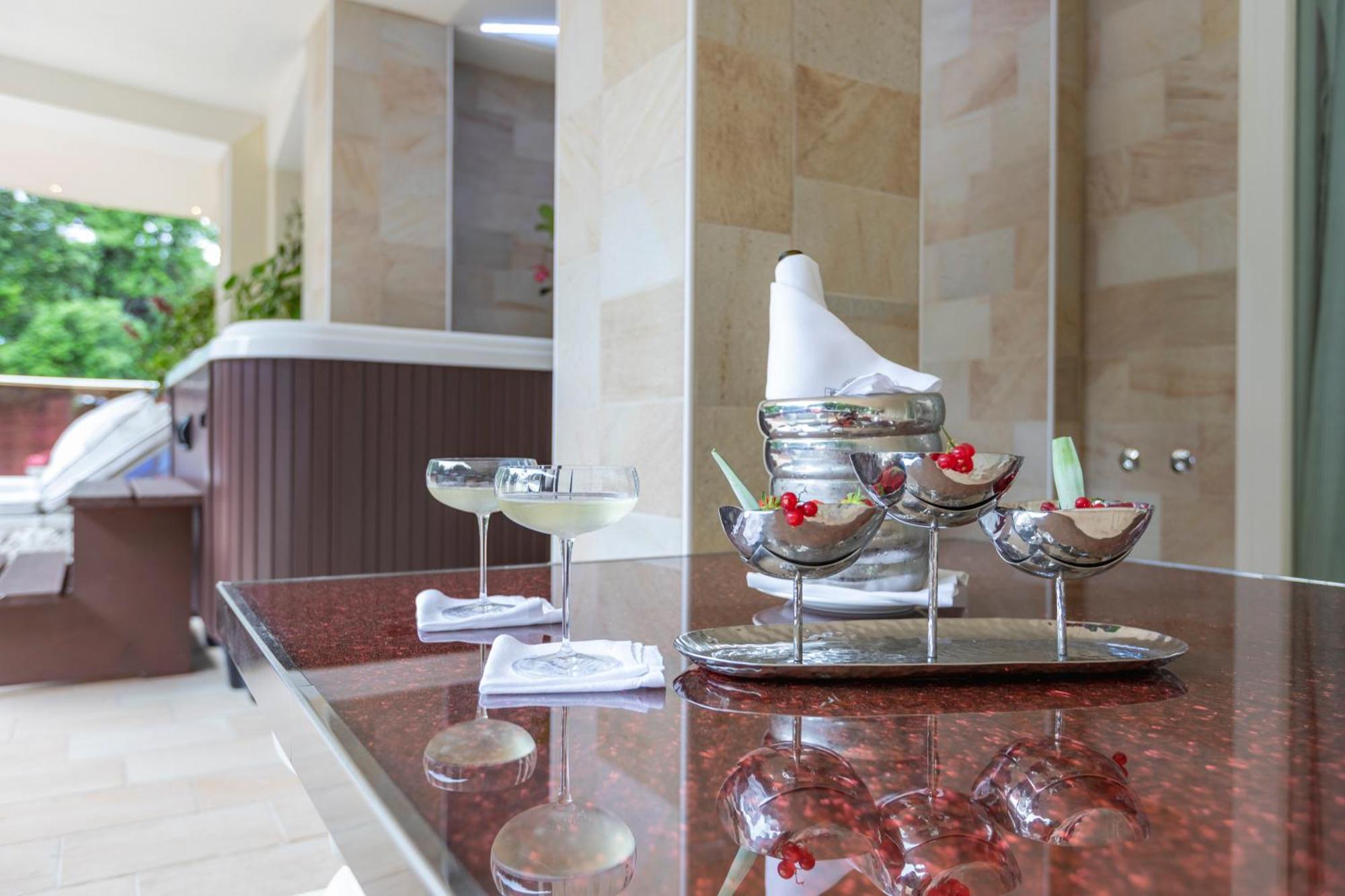 Boutique Hotel Paradiso Bovelacci Milano Marittima Eksteriør bilde