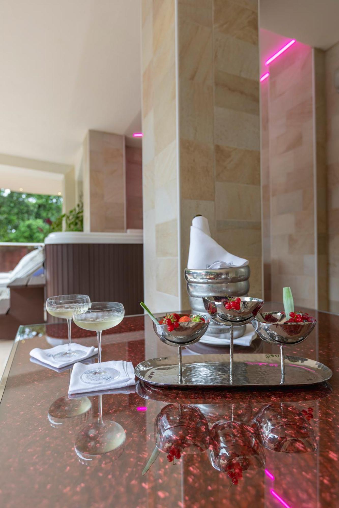 Boutique Hotel Paradiso Bovelacci Milano Marittima Eksteriør bilde